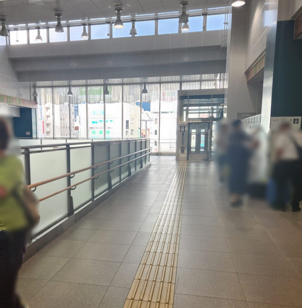 松本駅構内