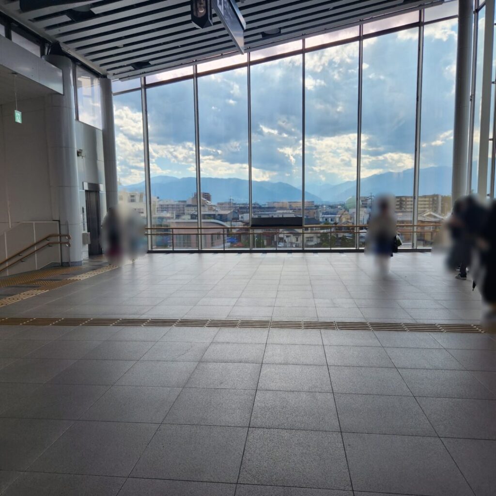 松本駅構内