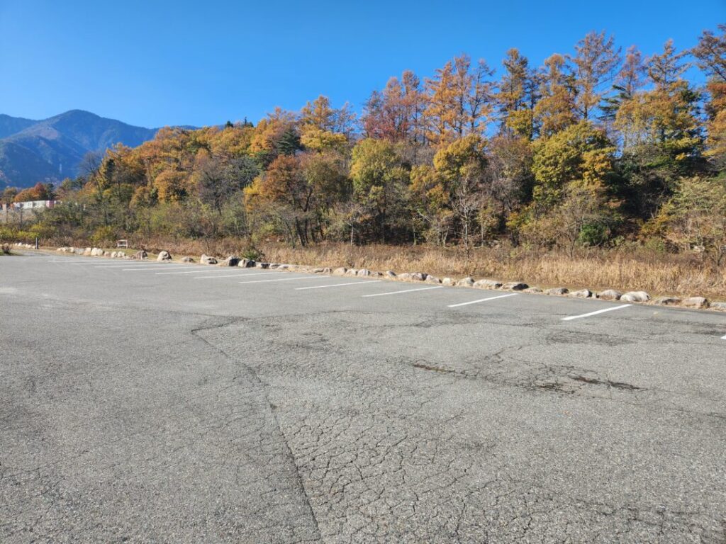 安曇野ワイナリーの駐車場